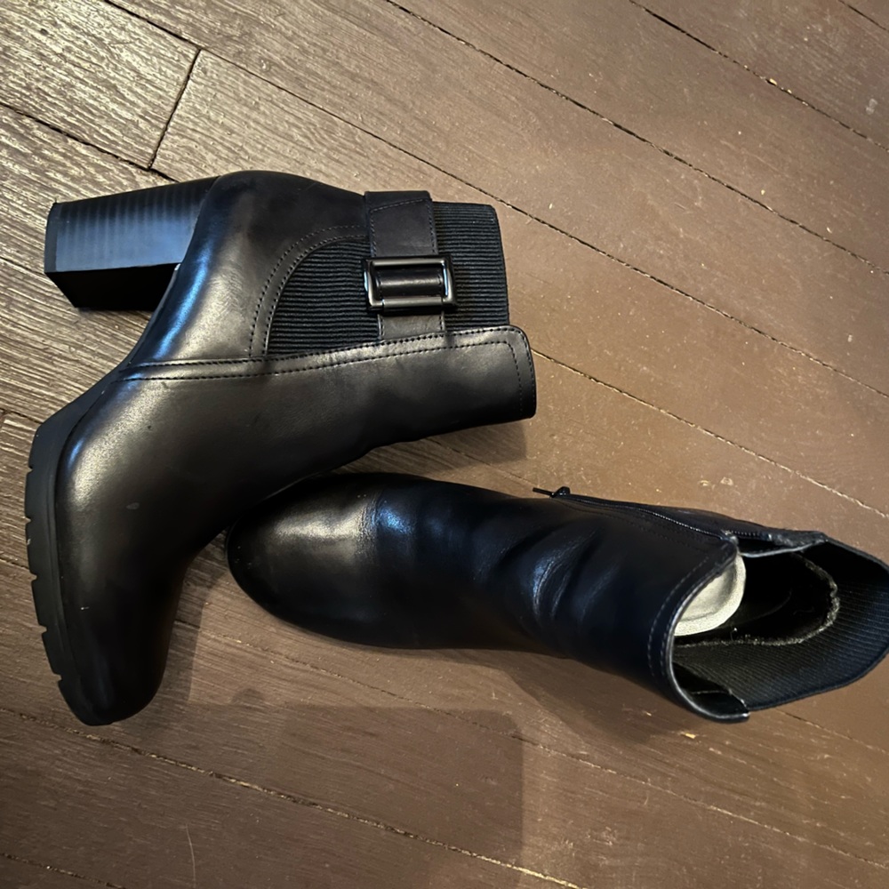 Anne Klein black booties. Size 7.